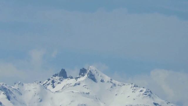 Mont Jovet (2558 m) - Vue panoramique du sommet (printemps) смотреть онлайн