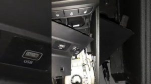 Хендай солярис 2 как снять панель с прикуривателями розетками