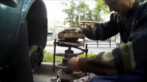 замена амортизационных стоек на додж караван