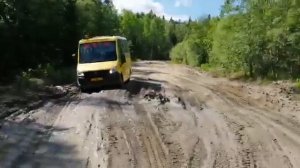 Свердловская область , дорога от посёлка Лобва до села Лопаево ,детей везут из школы домой .