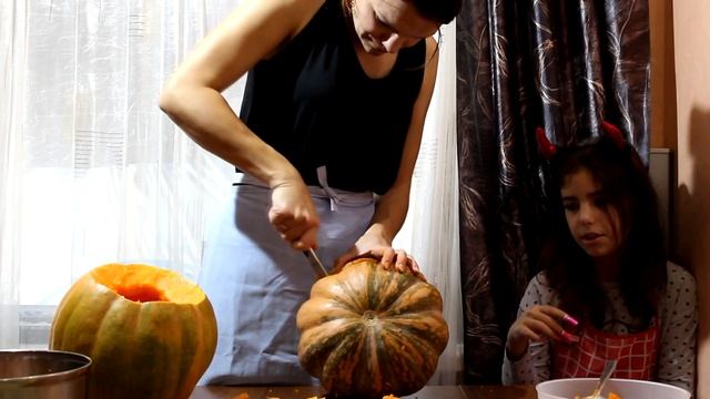 Вырезаем страшную тыкву│Оригинальная тыква на хеллоуин смотреть онлайн