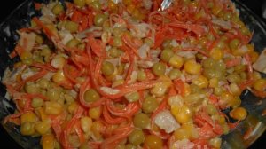 Салат с морковью по-корейски, горошком и кукурузой