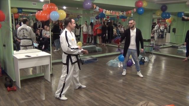 Фитнес клуб на м. Аэропорт "Фитнес-Холл" отмечает день рождения! смотреть онлайн