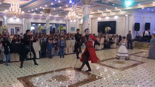 Заказать кавказский танец на свадьбу и юбилей - лучшая дагестанская лезгинка на праздник в Москве