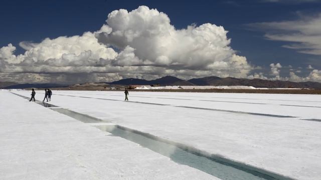 Salinas Grandes, un salar entre las montañas