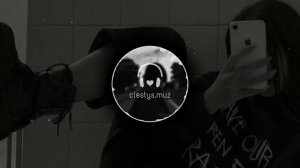 ты пахнешь мятой, в футболочке помятой