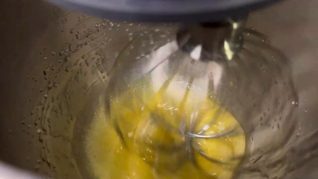 КАК СДЕЛАТЬ ПРЕДЛОЖЕНИЕ С ПОМОЩЬЮ ТОРТА?ДЕКОР СЕРДЦЕ ИЗ ИЗОМАЛЬТА.MOUSSE CAKE КЛУБНИКА СО СЛИВКАМИ.