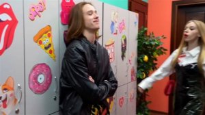 Бедная Вампирша в Богатой Вампирской Школе! Дерзкие Вампиры в Элитной Школе!