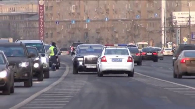 Роллс-Ройс vs. ГИБДД смотреть онлайн