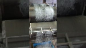 Чешем овечью шерсть. С. Меловое, Красноармейский район, Саратовская область.