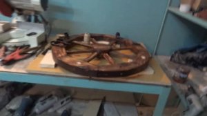 Люстра в виде колеса от старой телеги, Своими руками часть 2