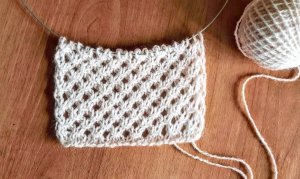 Узор "СЕТКА" спицами.
