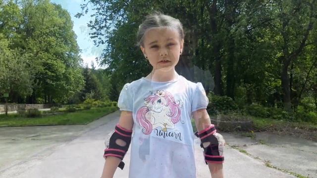 КАК КАТАТЬСЯ НА РОЛИКАХ. ТОП 5 ПРОСТЫХ ТРЮКОВ смотреть онлайн