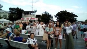 Ялта. День города. Выступление кавер группы на Набережной.