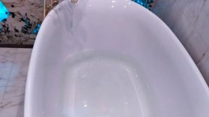 Золотой смеситель.(Установка отдельно стоячей  ванны)