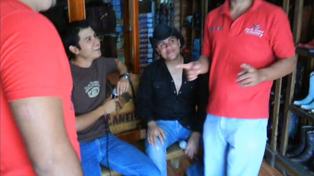 El Compa Victor y su tuba Norteña - Amor del Bueno смотреть онлайн