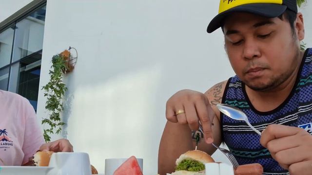 Birthday Getaway At C Central Resort - The Palm смотреть онлайн