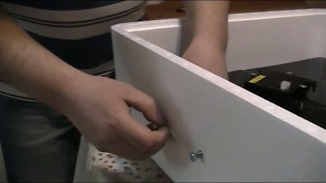 Инкубатор НЕСУШКА на 63 яйца, распаковка, сборка! смотреть онлайн