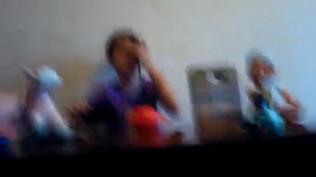 Маша поет песню Время и Стекло Я знаю где живет любовь