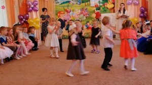 Танец Тучка вторая младшая группа