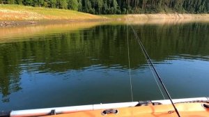 Рыбачим ЩУКУ - прям под скалами!! Красноярское водохранилище