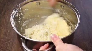 Я просто взяла молоко, соду, и у меня получился изысканный сыр!