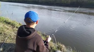 Рыбалка на реке сура. Поймал крупного леща.....