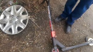 Шок! Я с Андрюхой нашел колпак от пижо целый
