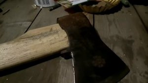 ЛУЧШИЙ СПОСОБ НАСАДКИ ТОПОРА!!!!НЕ СЛЕТИТ,НАМЕРТВО!!!!