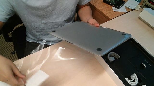 Brand New Apple MacBook Air Mid 2013 13" Core i5 Brand New Unboxing Video смотреть онлайн