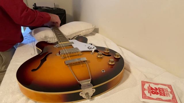 Restringing an Epiphone Casino (no talking) смотреть онлайн