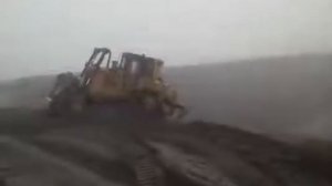 Cat D6R бульдозер на откосах