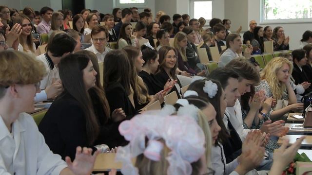 Последний звонок 12х классов 12 05 2023 Рижская государственная классическая гимназия смотреть онлайн