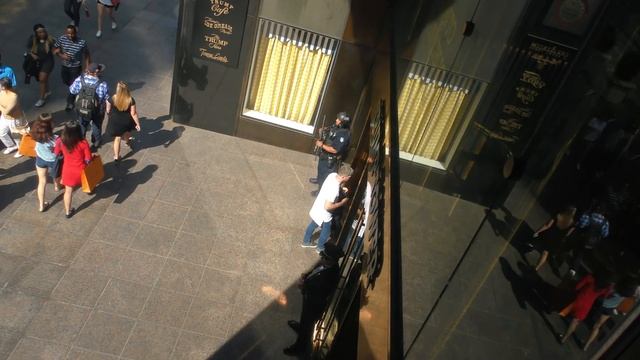 NEW YORK CITY 2018: SPRING on the STREETS of MANHATTAN! [4K] смотреть онлайн