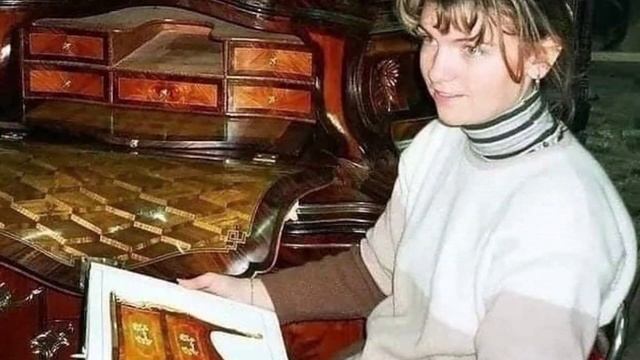 Бюро - Секретер для документов.  Краснодеревщик Руслан Мастеровой.  Невероятное изделие из Дерева