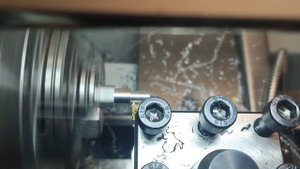 мини токарный WM210 в работе электронные шестерни