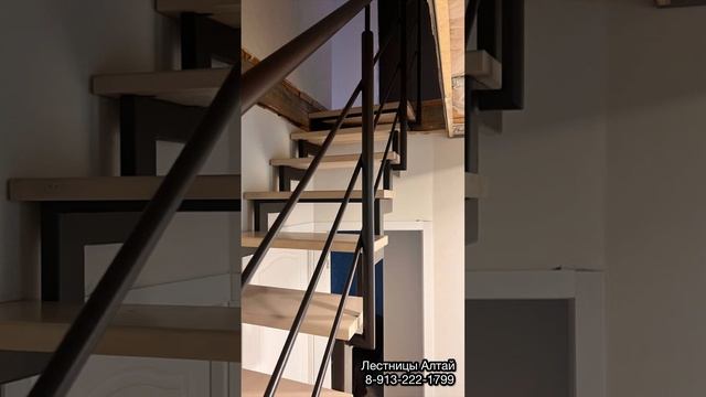 Установка лестницы под ключ в посёлке Лесной.Для заказа:8-913-222-1799