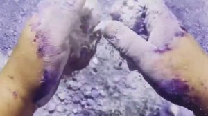 ASMR удовлетворяющее видео: рассыпчатые блестки и фиолетовая паста, слайм, приятные звуки