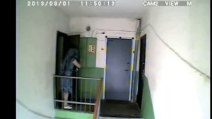 Соседка отжигает, скрытая камера