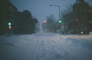 1 hour of staring at the ceiling . 1 час залипания в потолок