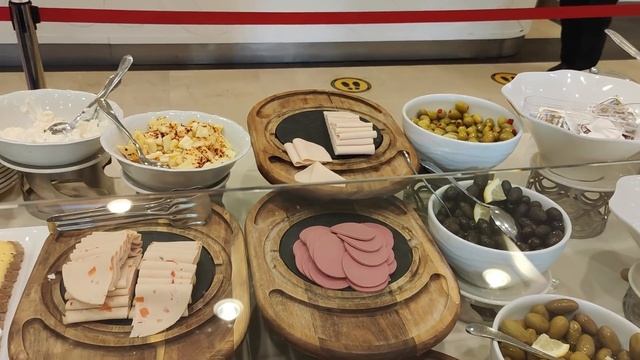 ОГРОМНЫЙ ЗАВТРАК В ЛАКШЕРИ ОТЕЛЕ! Alva Donna Exclusive 5*/ Чем кормят в отелях Турции/Шведский стол смотреть онлайн