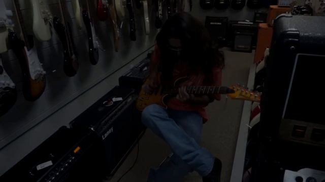 GUITARRISTA WALSUAN MITERRAN TESTANDO UMA IBANEZ MODELO SA NA MUSICAL RORIZ GOIANIA смотреть онлайн