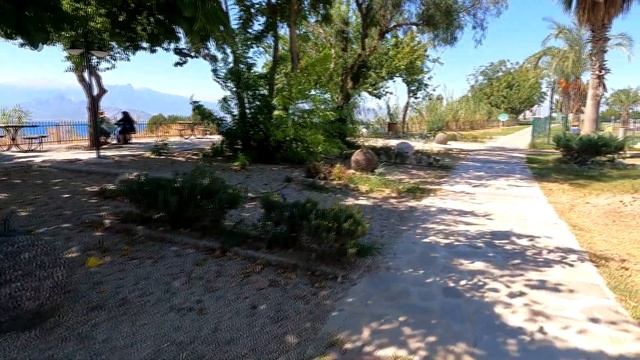 ПОТРЯСАЮЩАЯ Красота! Прогулка по парку в районе Лара г. Анталья (Lara Antalya, Türkiye)
