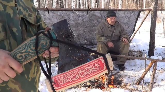 ЧЕХОЛ ДЛЯ ТОПОРА ПО ЭВЕНКИЙСКИ, деревянный чехол для топора, чехол для топора из дерева смотреть онлайн
