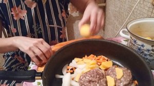 ЛАЙФХАК! ГОТОВЛЮ КОТЛЕТЫ С КАРТОШКОЙ В СКОВОРОДЕ
