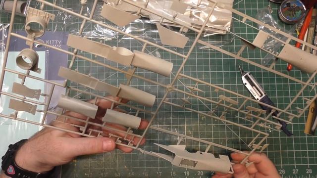 Kittyhawk 1/48 Su-30SM Flanker H Kit Unboxing & Review смотреть онлайн