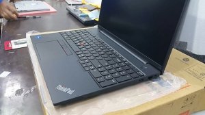 Review Lenovo Thankpad E16 Gen 1 Unboxing