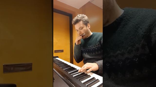 Chromatic scale with bluesharmonica смотреть онлайн