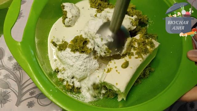 Фисташковый бисквитный торт с ягодами / Pistachio biscuit cake with berries. смотреть онлайн