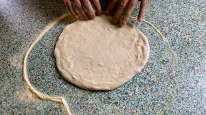 Как растянуть тесто. 3 СПОСОБА